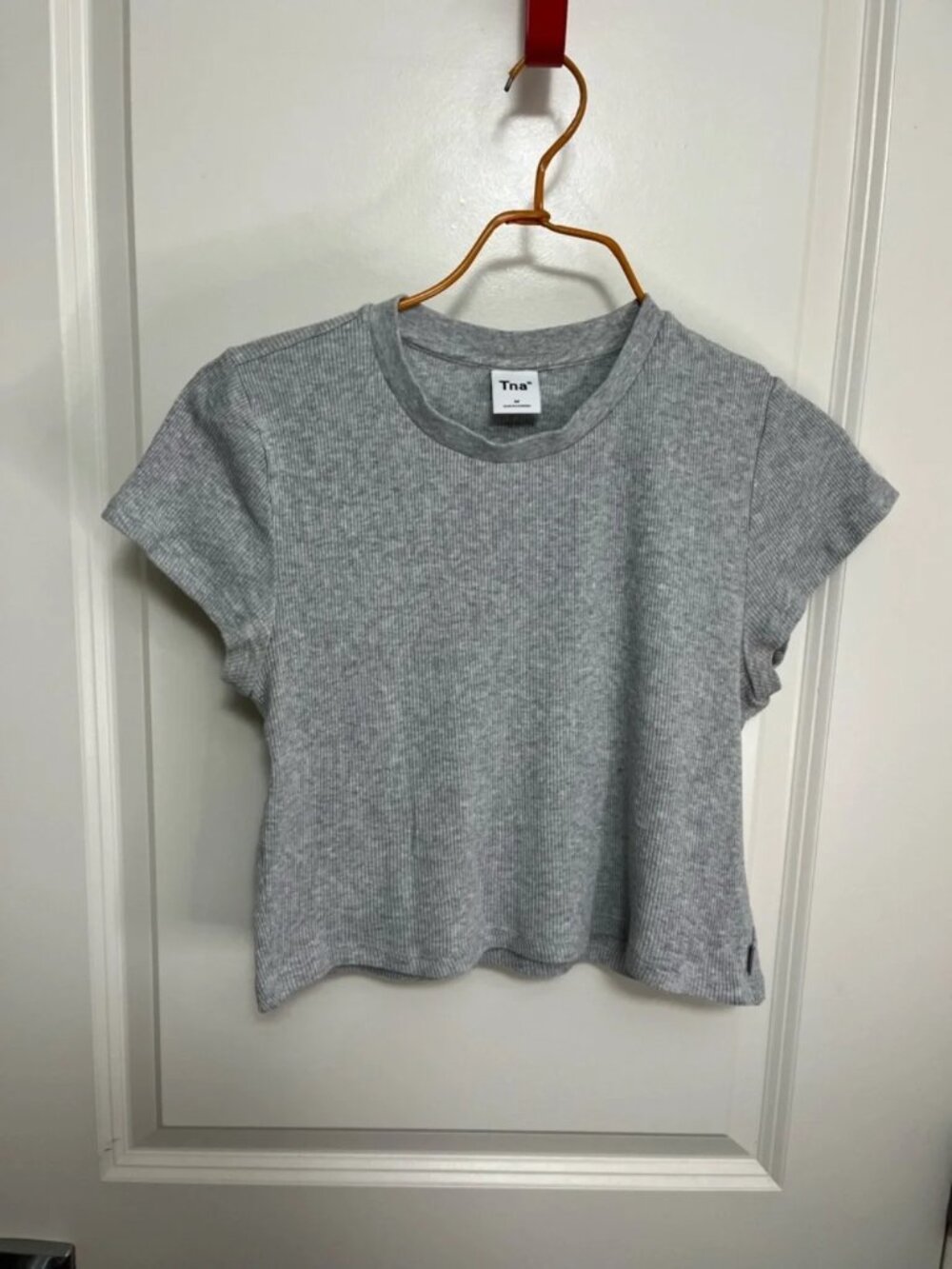 TNA Women's Gray Ribbed Short Sleeve Crop Top in size M